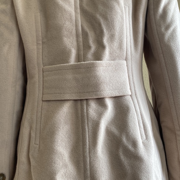 Anne Klein, Women Coat, Cream Color, Size 4. - Picture 5 of 10